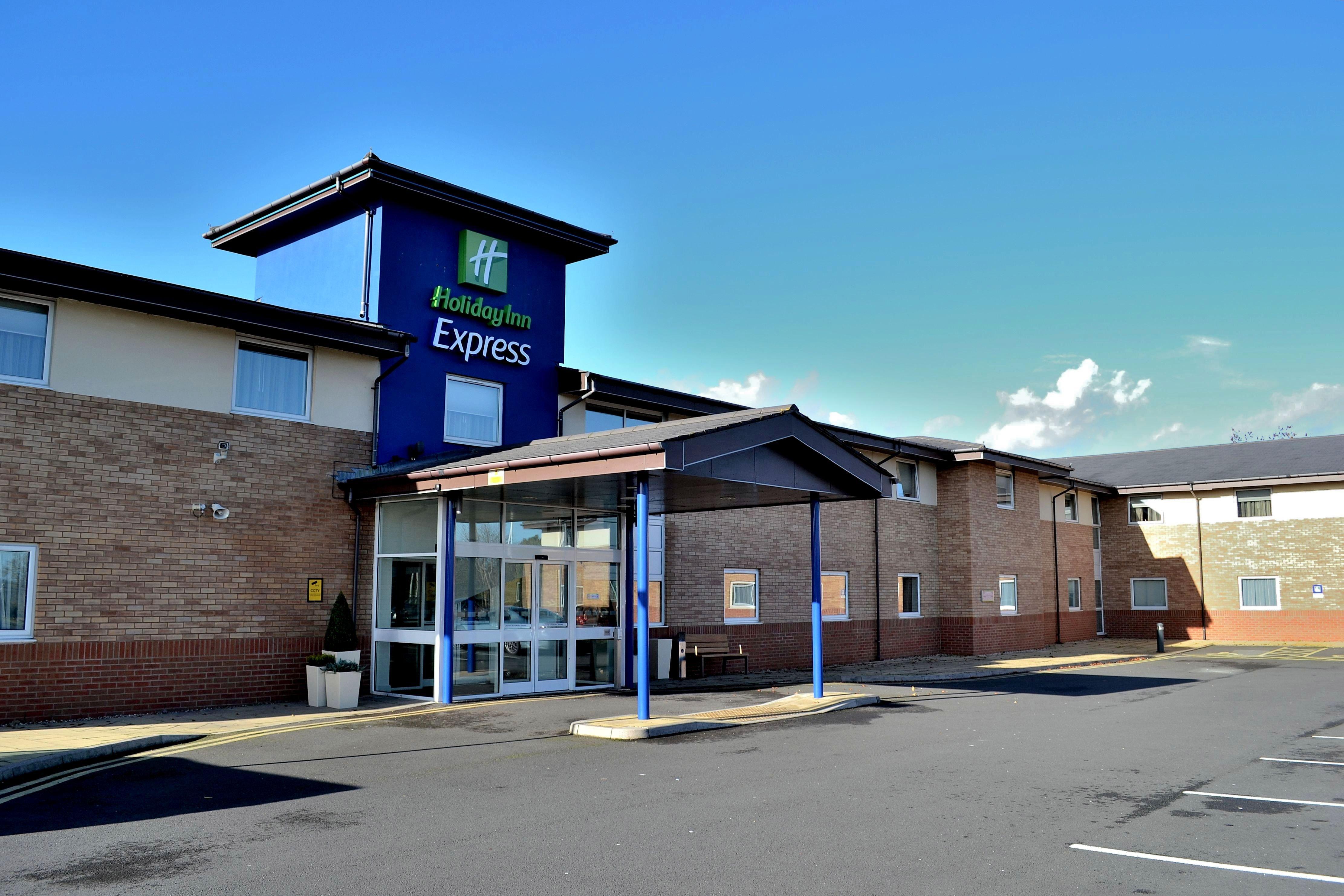 Holiday Inn Express Shrewsbury By Ihg Exterior foto