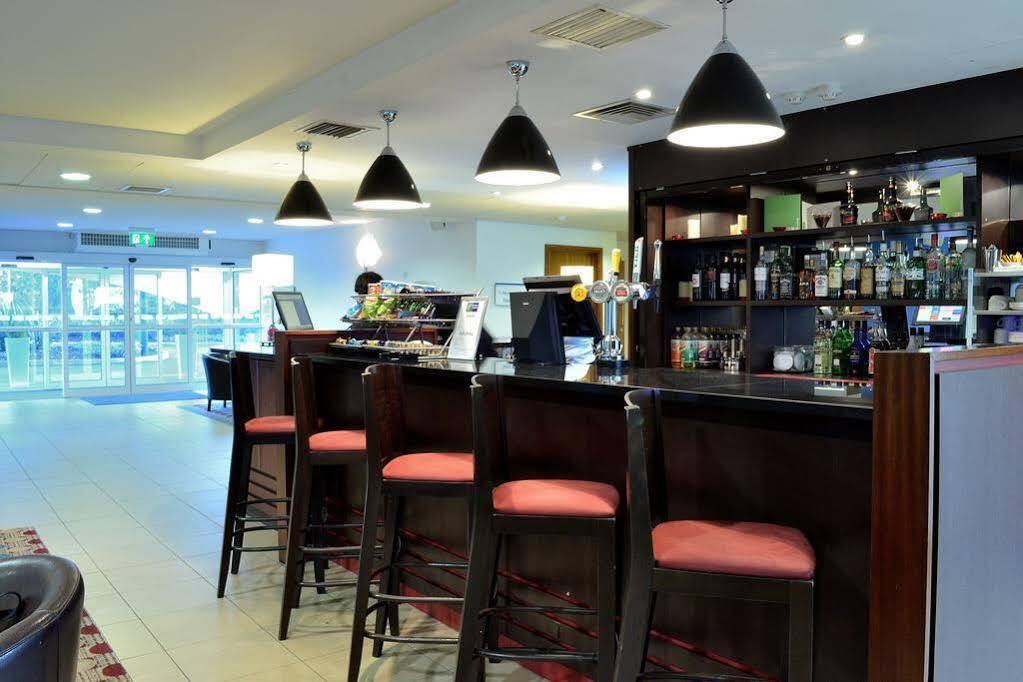 Holiday Inn Express Shrewsbury By Ihg Exterior foto